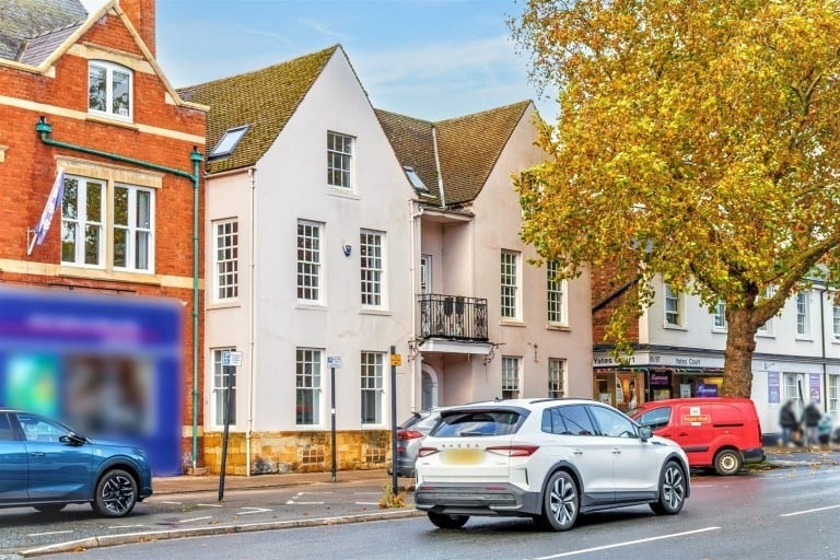 93 High St, Evesham for sale Primary Photo- Image 1 of 25