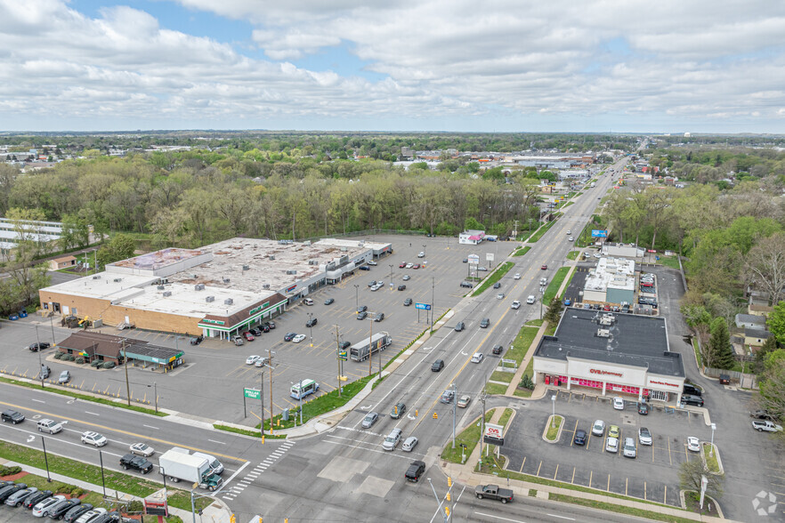 726-740 28th St SE, Grand Rapids, MI for rent - Aerial - Image 2 of 4