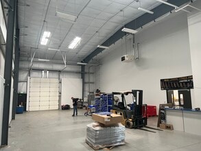 29751 E Enid Rd, Eugene, OR to rent Building Photo- Image 2 of 4