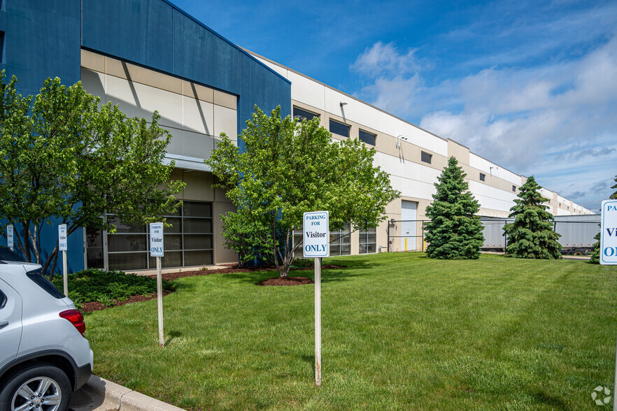 160 Southcreek Pky, Romeoville, IL for rent - Building Photo - Image 1 of 4