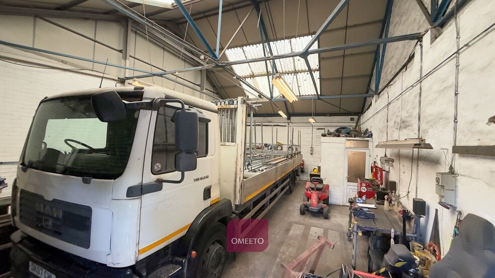 Stapleford Rd, Trowell to rent - Interior Photo - Image 2 of 2