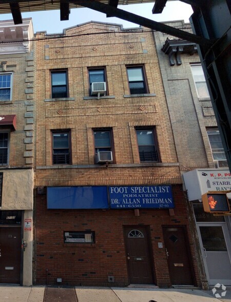 87-05 Jamaica Ave, Woodhaven, NY for rent - Building Photo - Image 1 of 1