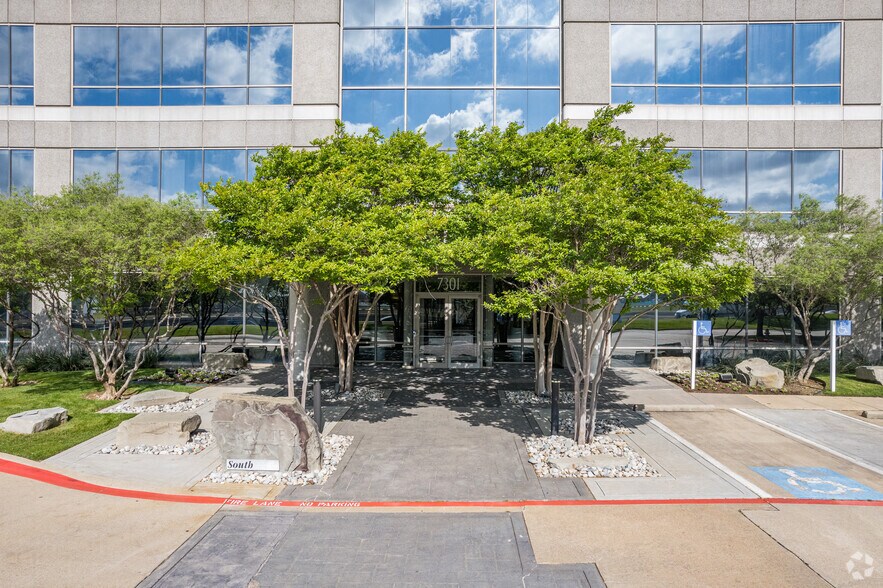 7301 N State Highway 161, Irving, TX for rent - Building Photo - Image 3 of 12