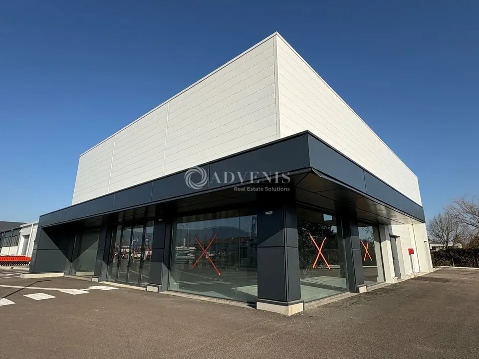 Location Local d'activités 350 m² - Photo 1