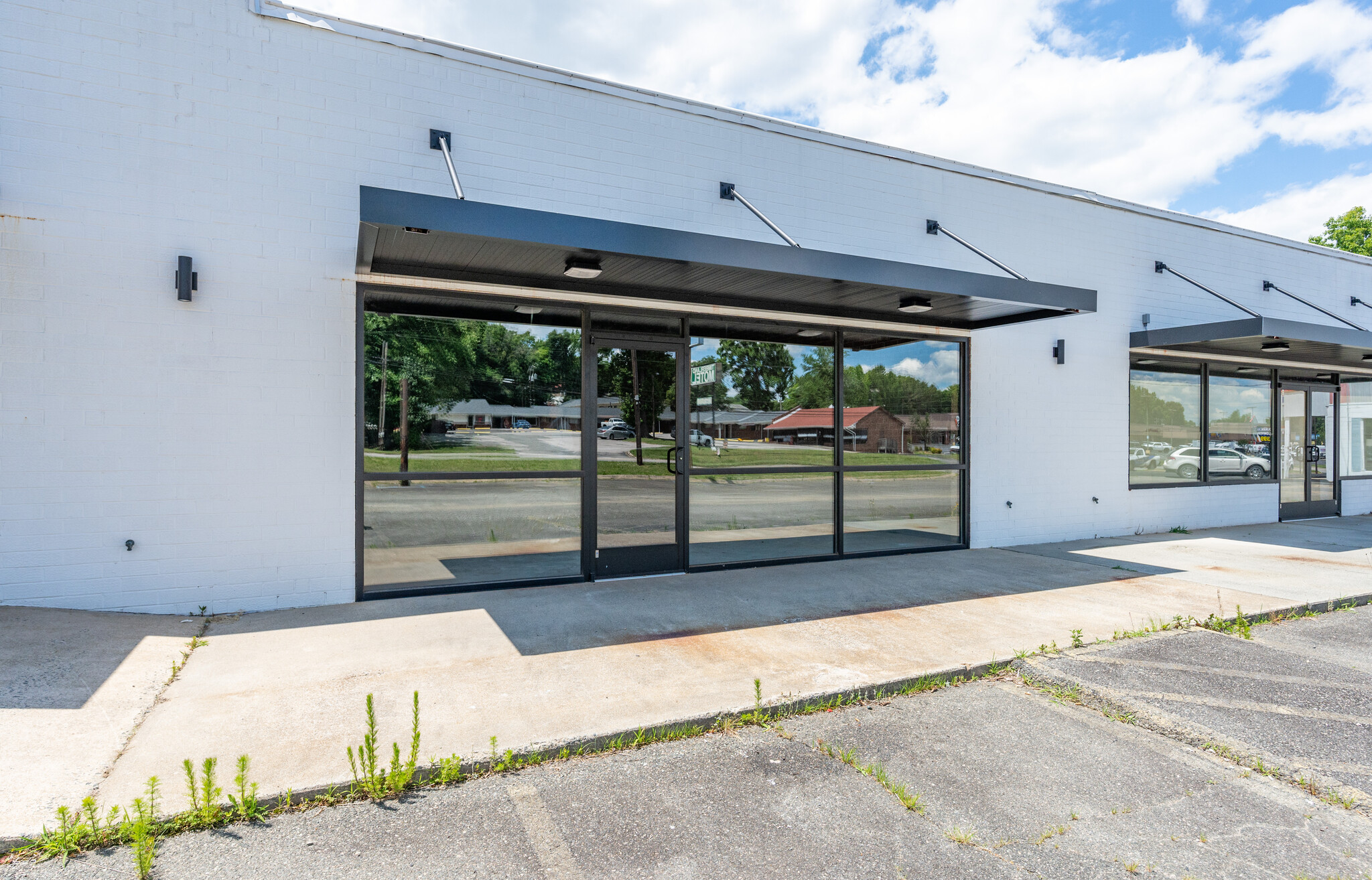 711-719 N Madison Blvd, Roxboro, NC for rent Building Photo- Image 1 of 5