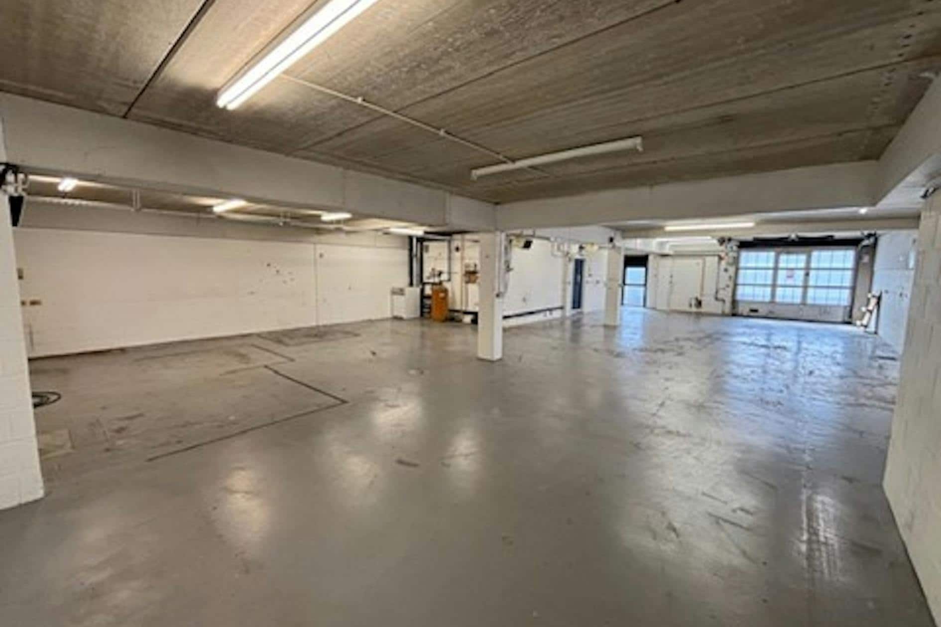 Grafton Way, Basingstoke to rent Interior Photo- Image 1 of 5