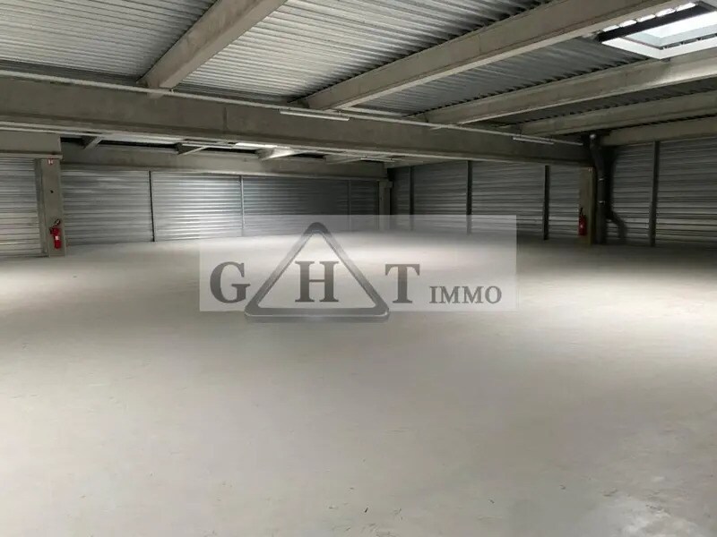 Industrial in Créteil to rent Interior Photo- Image 1 of 8
