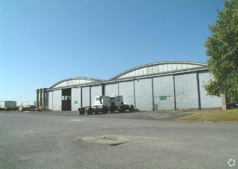 Old Sarum Airfield, Salisbury for sale - Primary Photo - Image 1 of 1