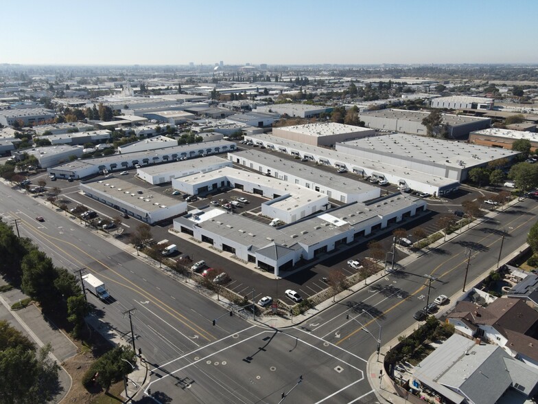 2372 N Glassell St, Orange, CA for rent - Building Photo - Image 3 of 27