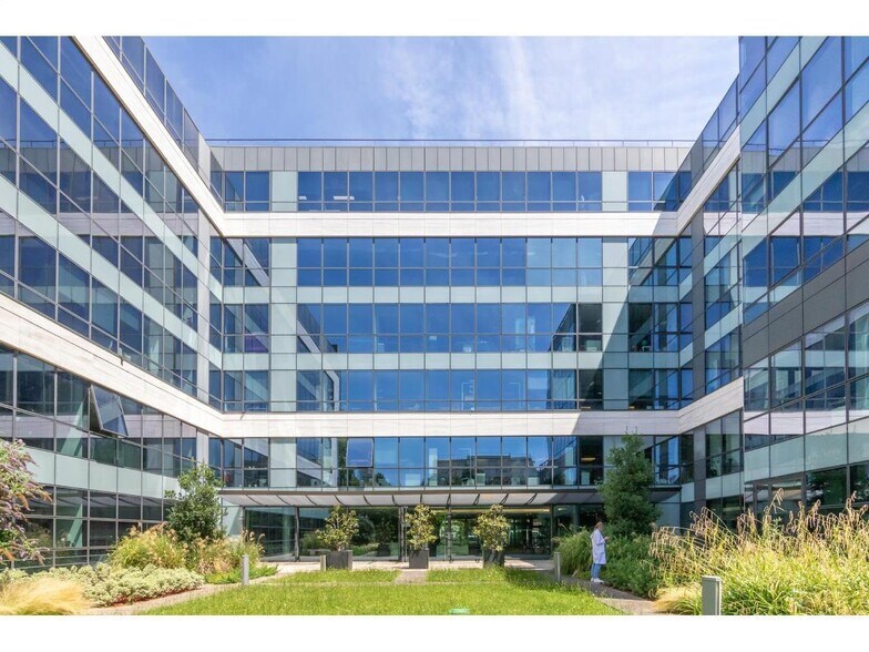 41-43 Rue De Villiers, Neuilly-sur-Seine to rent - Building Photo - Image 1 of 56