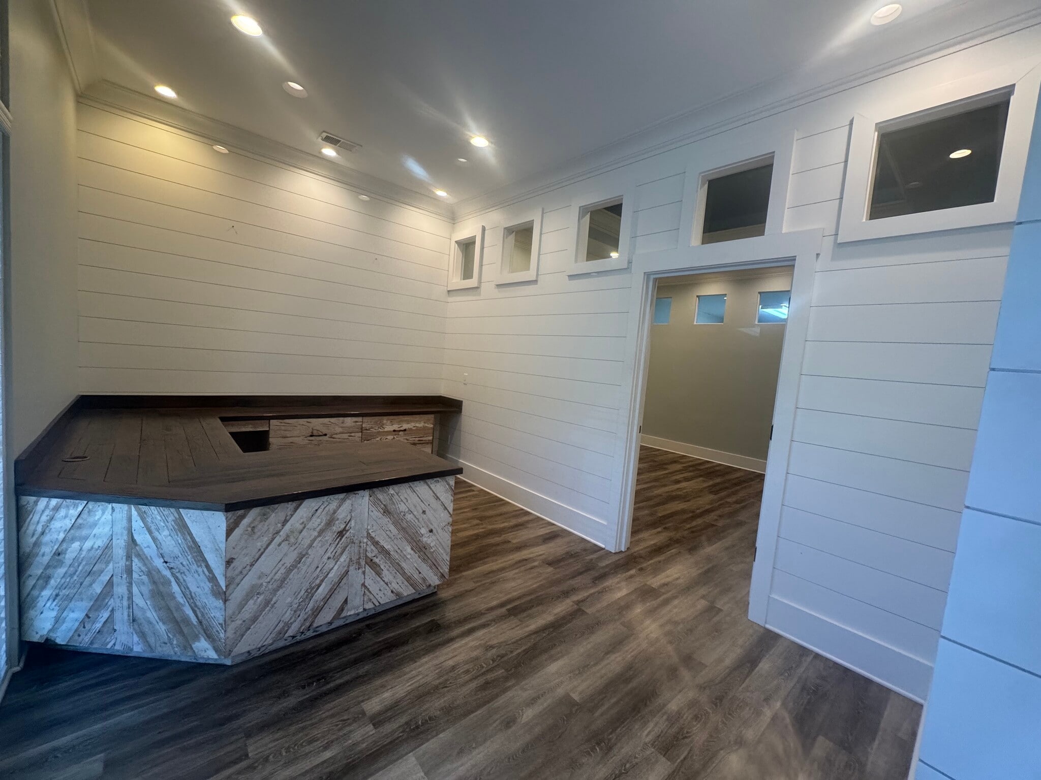 49 Pennington Dr, Bluffton, SC to rent Interior Photo- Image 1 of 9