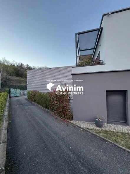 Light Industrial in Chaponost to rent - Building Photo - Image 2 of 18