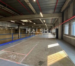 Light Industrial in Vénissieux to rent Interior Photo- Image 1 of 3