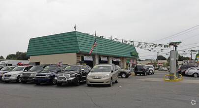 178 W Old Country Rd, Hicksville, NY for sale Primary Photo- Image 1 of 3