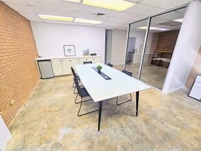 622 Kempner, Galveston, TX to rent Building Photo- Image 2 of 3