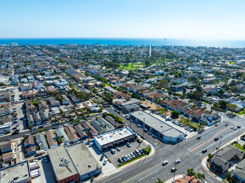 204 Adams Ave, Huntington Beach, CA for sale - Building Photo - Image 3 of 17