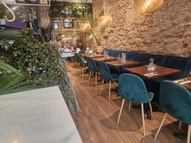 Retail in Barcelona, Barcelona to rent - Interior Photo - Image 3 of 3