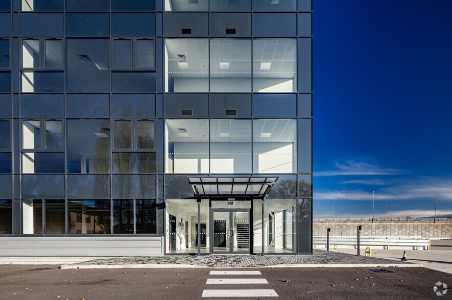 Stanley Green Business Park, Cheadle to rent - Building Photo - Image 2 of 26