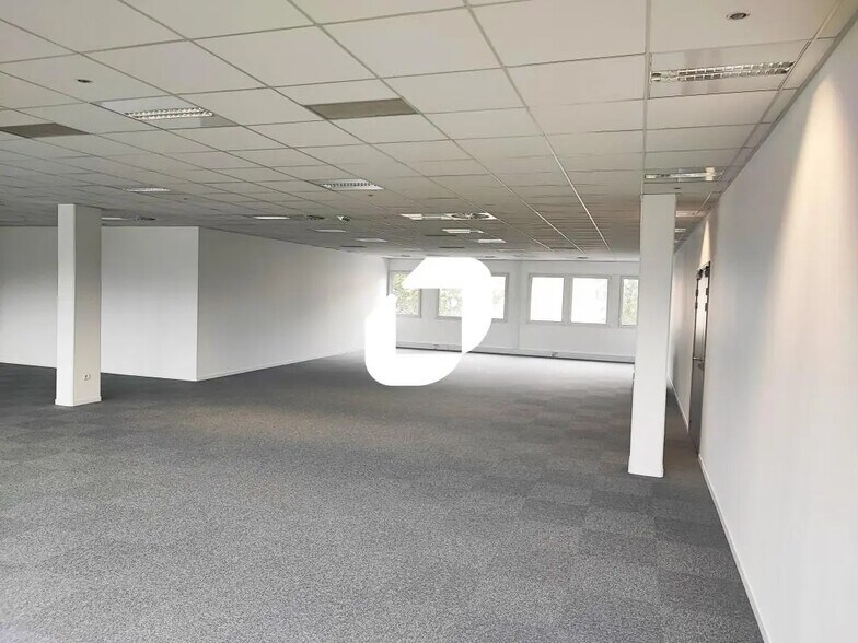 Office in Bondy to rent - Interior Photo - Image 3 of 6