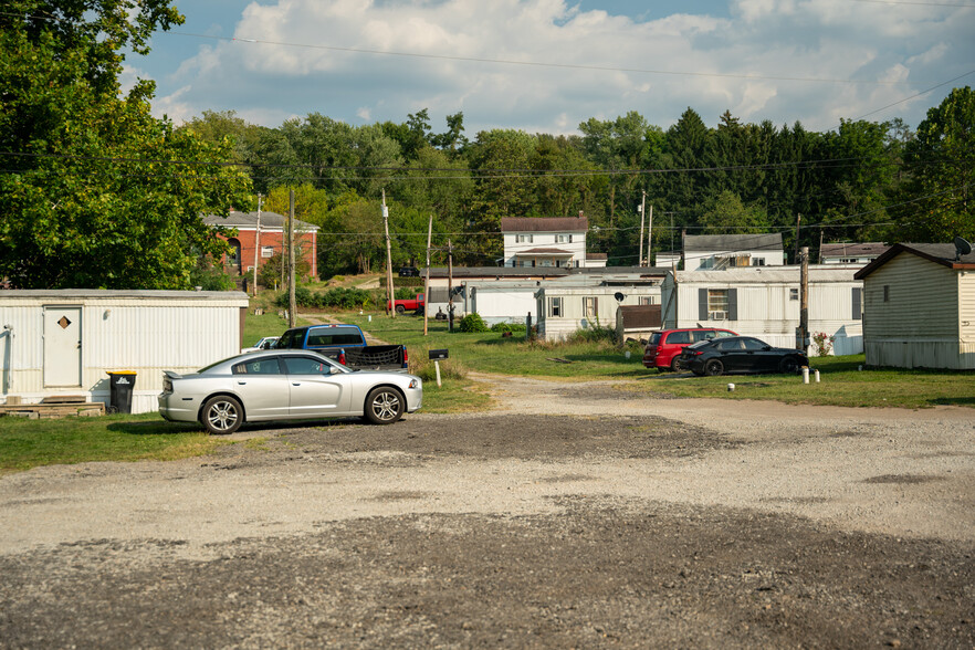 6 Lowery Dr, Dunbar, PA for sale - Building Photo - Image 3 of 14