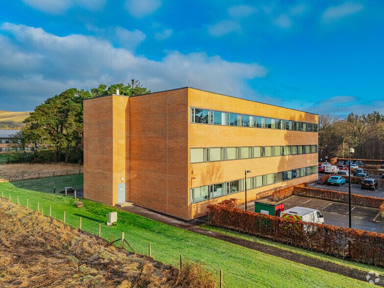 Bush Loan, Penicuik for sale - Primary Photo - Image 1 of 1