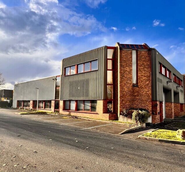 Light Industrial in Le Blanc-Mesnil to rent - Building Photo - Image 2 of 21
