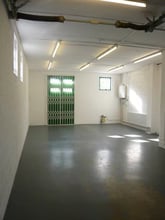 Blenheim Rd, Epsom to rent Interior Photo- Image 2 of 5