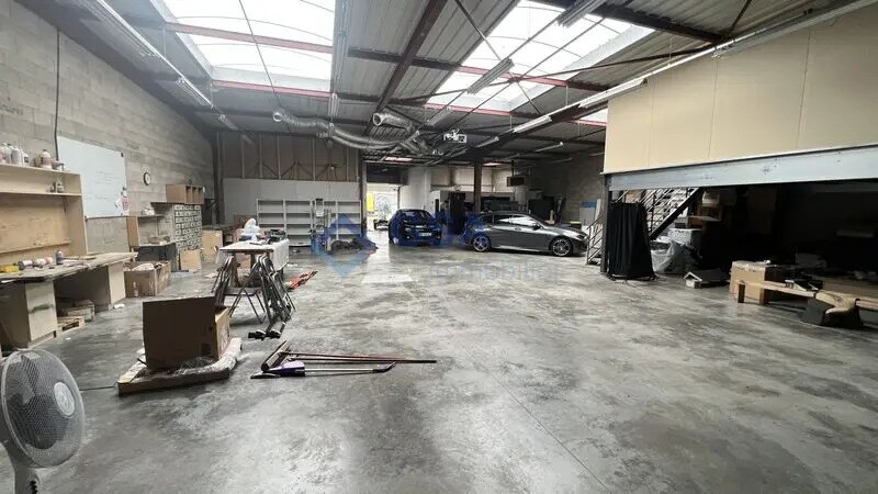 Office in Bondoufle to rent - Interior Photo - Image 2 of 6