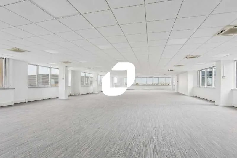 Office in Vélizy-Villacoublay to rent Interior Photo- Image 1 of 4