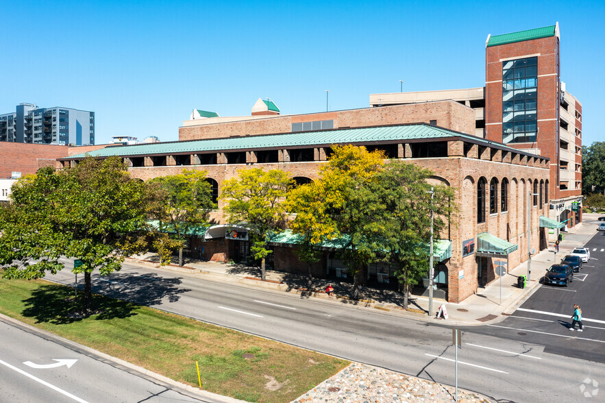 333 E Grand River Ave, East Lansing, MI for sale - Building Photo - Image 1 of 1