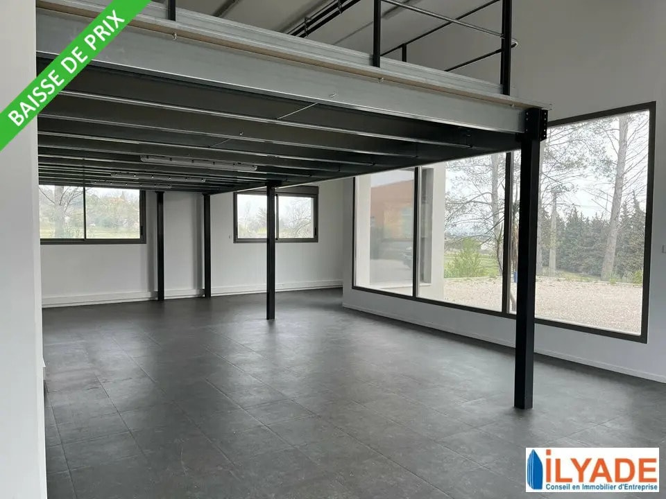 Location Bureaux 215 m² - Photo 1