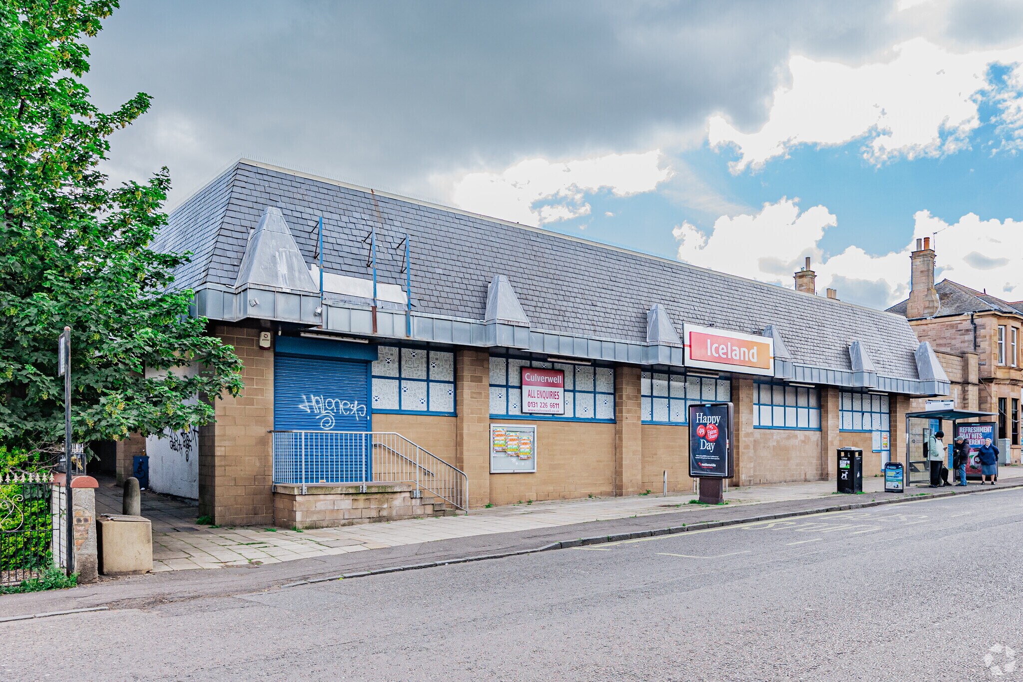 9-11 Ferniehill Dr, Edinburgh to rent Building Photo- Image 1 of 3