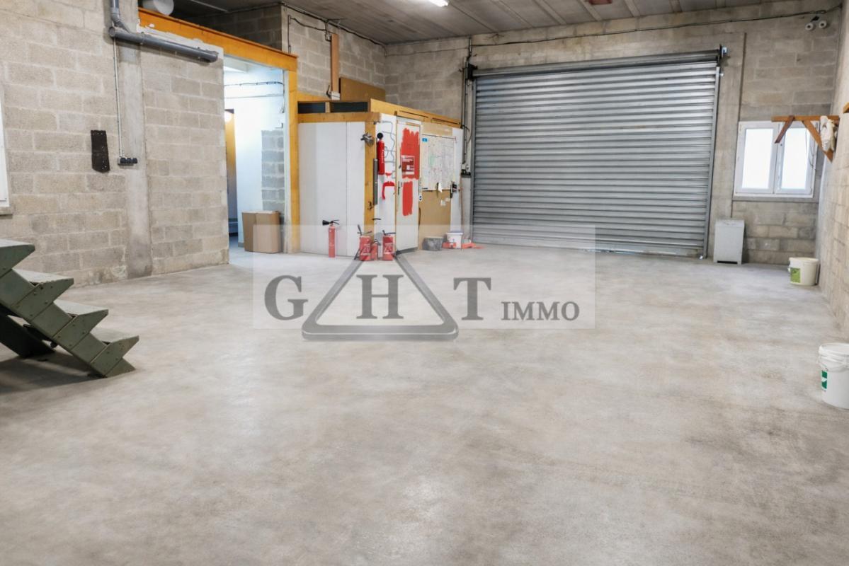 Industrial in Champigny-sur-Marne to rent Interior Photo- Image 1 of 3