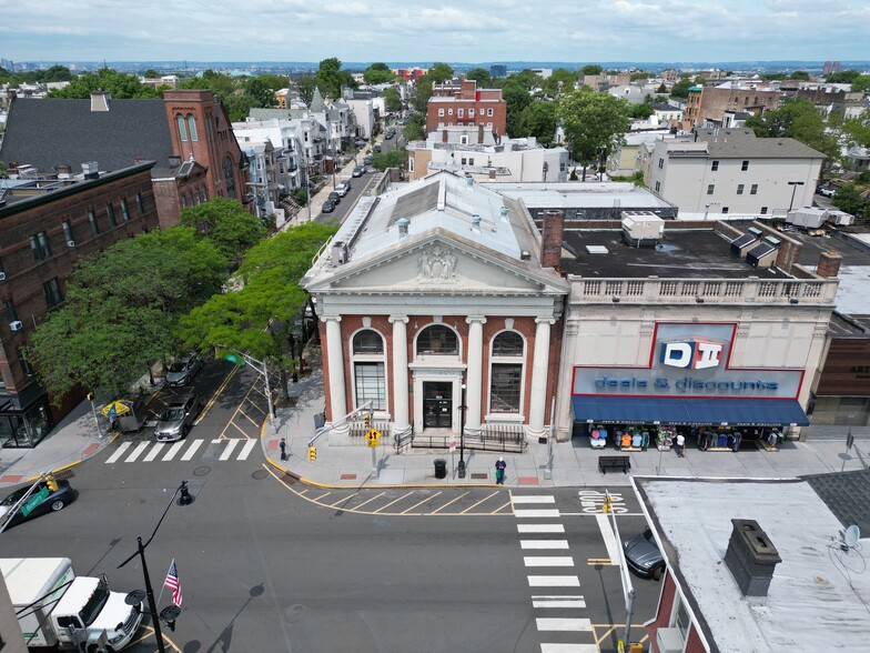 359 Central Ave, Jersey City, NJ for rent - Building Photo - Image 2 of 14