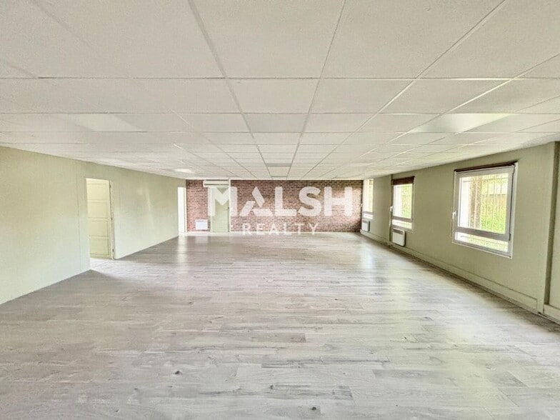 Office in Écully for sale - Interior Photo - Image 2 of 9