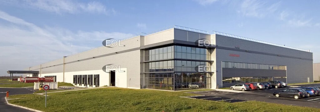 Location Entrepôt 21 683 m² - Photo 1