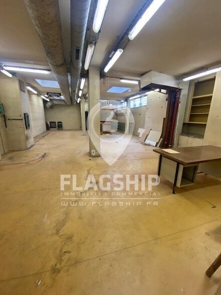 Retail in Boulogne-Billancourt to rent - Interior Photo - Image 2 of 8