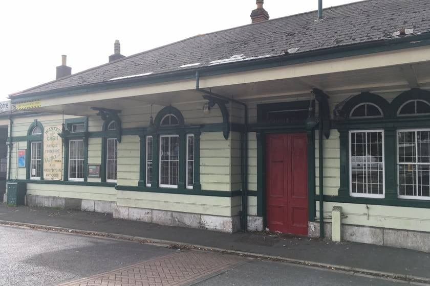 Newton Rd, Torquay to rent - Building Photo - Image 3 of 3