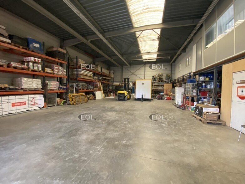 Light Industrial in Brétigny-sur-Orge to rent - Building Photo - Image 2 of 9