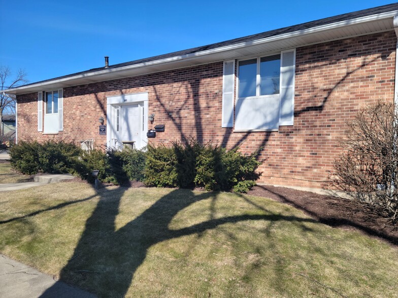 801 E Main St, St Charles, IL for rent - Building Photo - Image 2 of 13