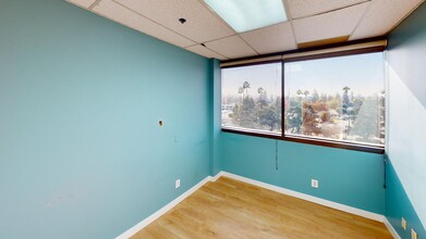 301 W Huntington Dr, Arcadia, CA for rent Interior Photo- Image 2 of 6