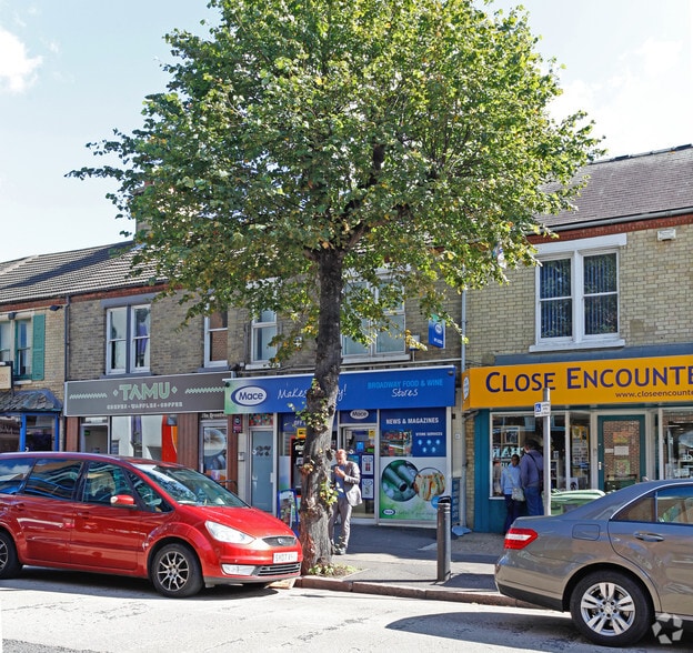 27 Broadway, Peterborough to rent - Building Photo - Image 2 of 2