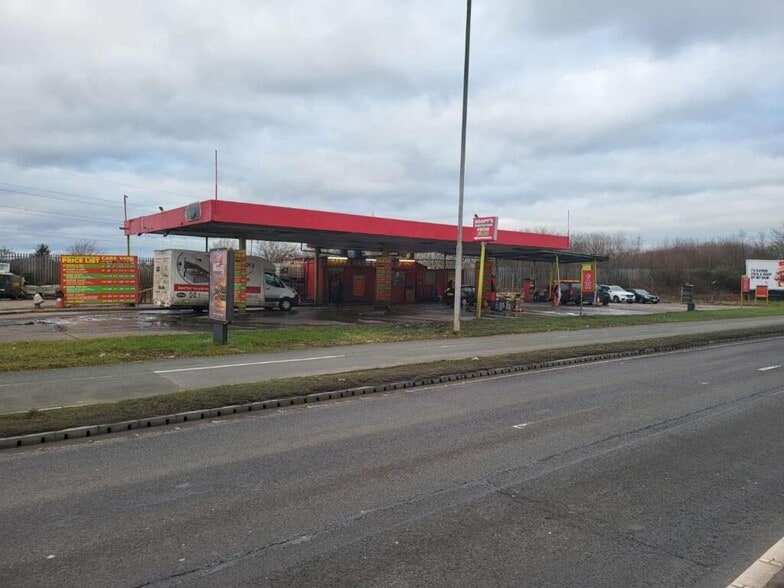 East Lancashire Rd, Knowsley for sale - Primary Photo - Image 1 of 7