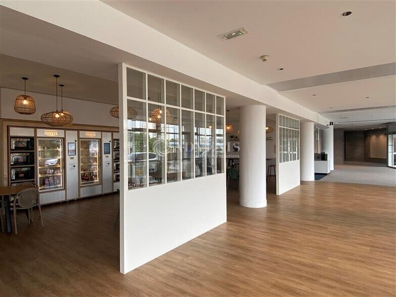 3 Allée De La Seine, Ivry-sur-Seine to rent - Interior Photo - Image 2 of 11