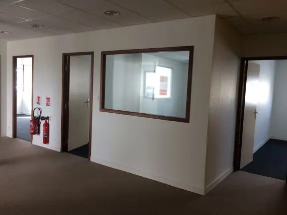 Office in Vannes for sale Interior Photo- Image 1 of 5