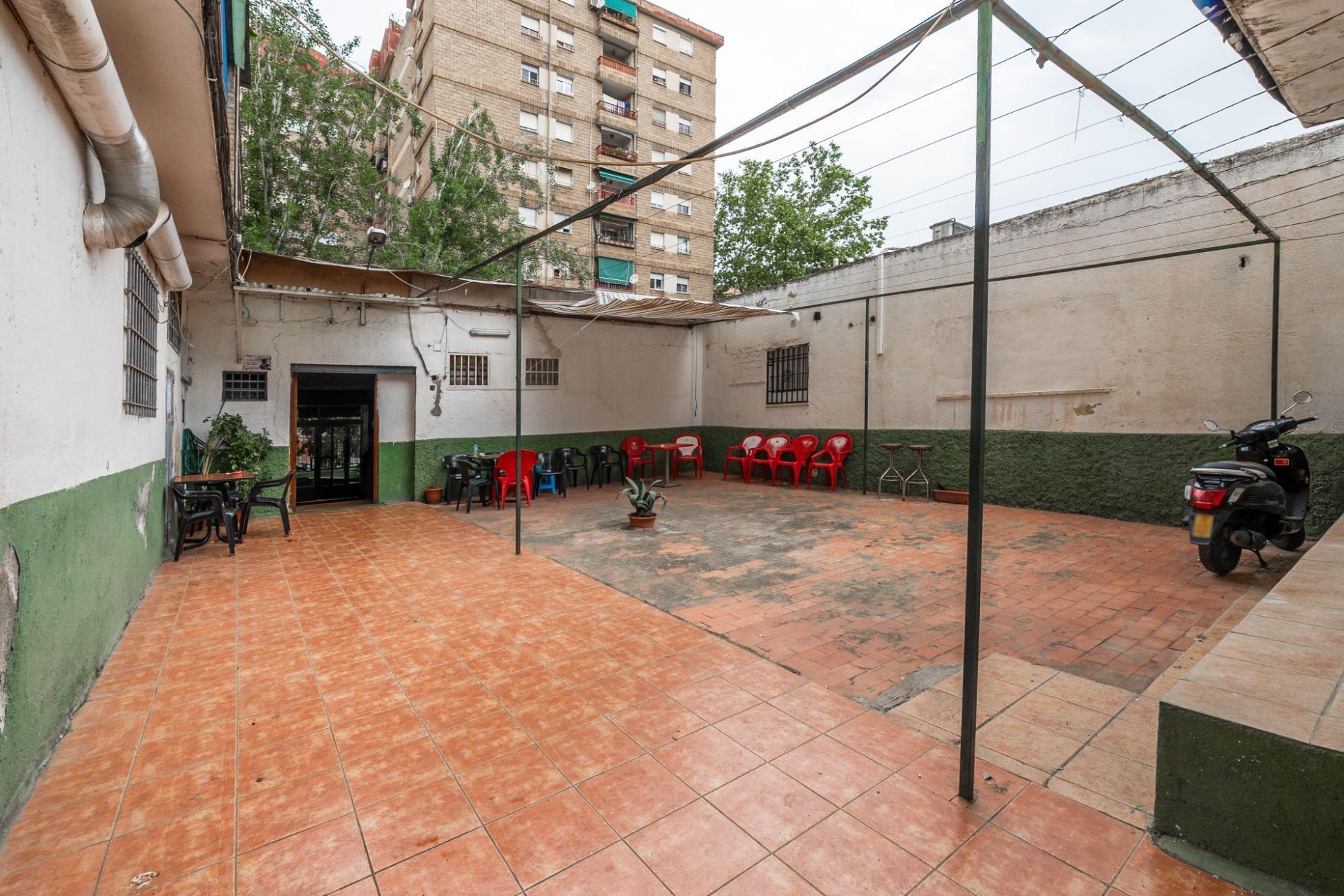 Retail in Granada, Granada for sale Building Photo- Image 1 of 27