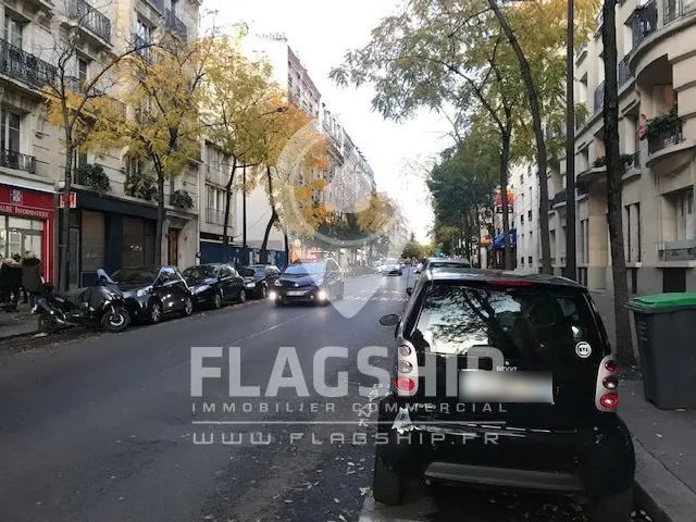 Location Commerce 73 m² - Photo 1