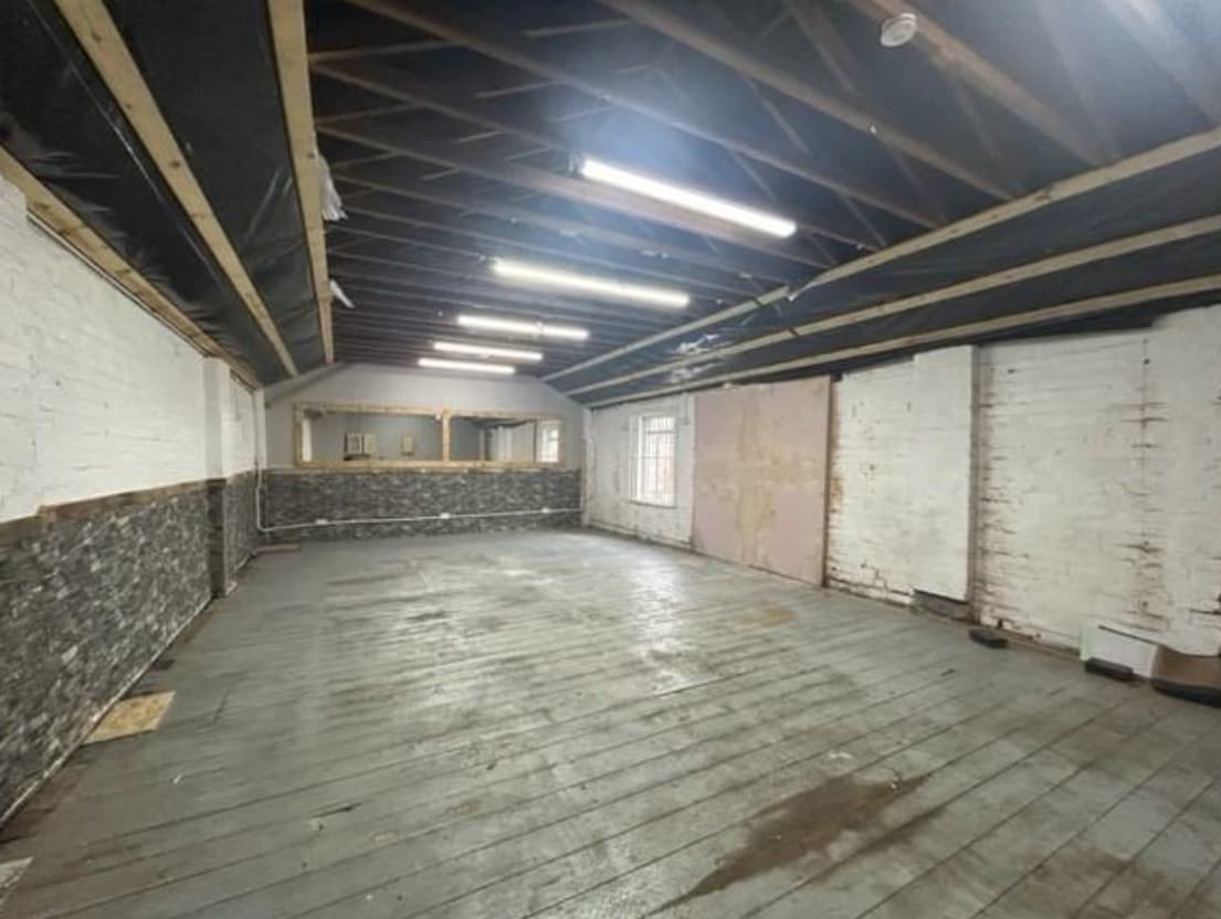 Coniston St, Leigh to rent Interior Photo- Image 1 of 4