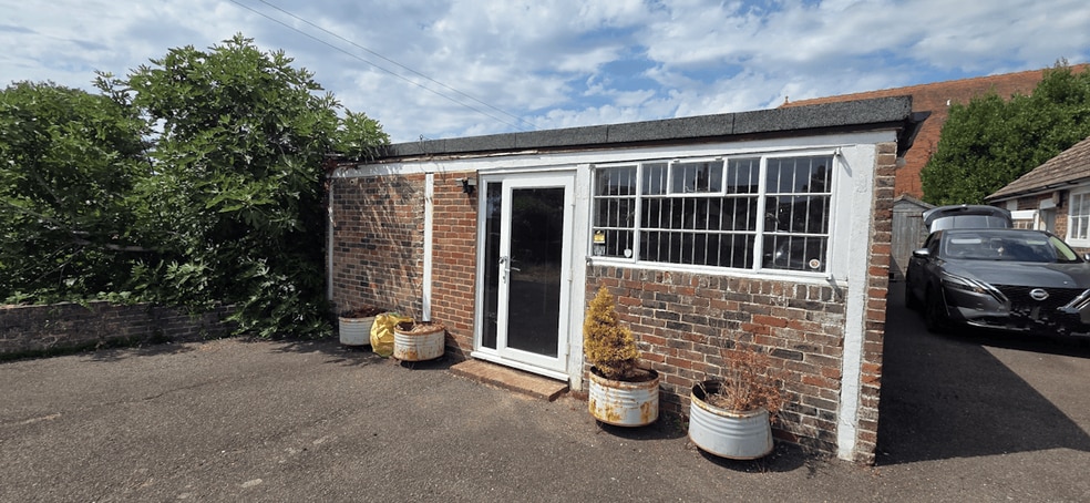 George St, Hailsham to rent - Primary Photo - Image 1 of 1