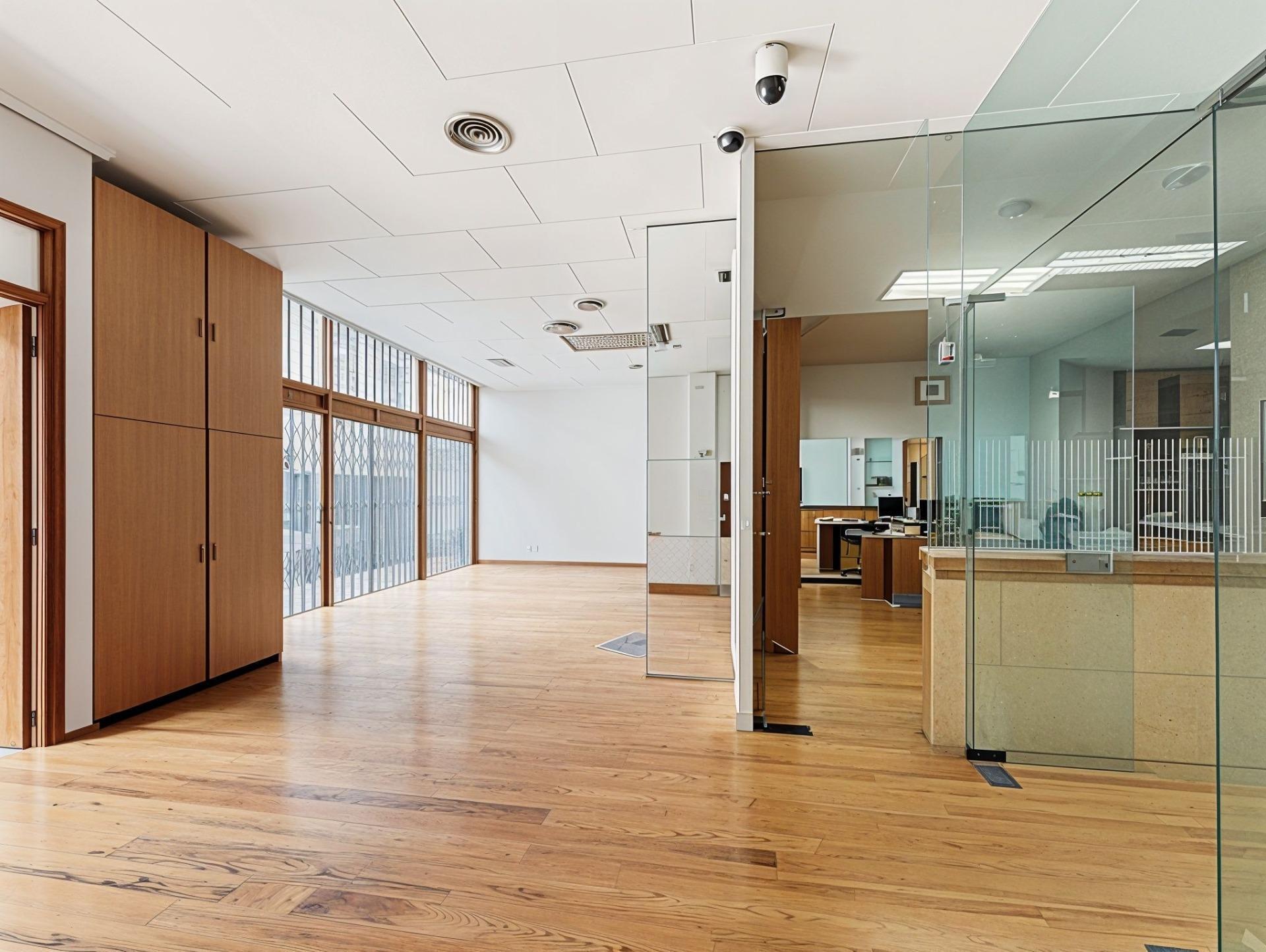 Retail in València to rent Interior Photo- Image 1 of 27